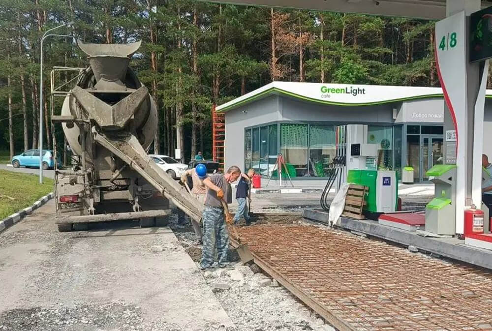 Бетон для устройства площадки АЗС с доставкой в Кемеровской области